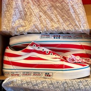 Vans Where's Waldo